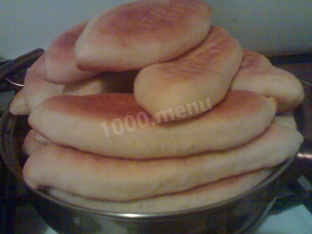 Yeast pies with potatoes and liver