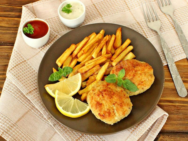 Pollock cutlets with milk baked