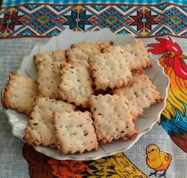 Flour crackers with water and flax seeds