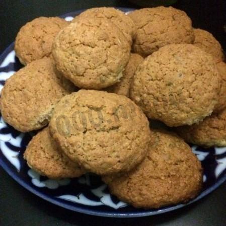Simple oatmeal cookies with baking powder