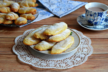 Pastry tubes made of cottage cheese dough