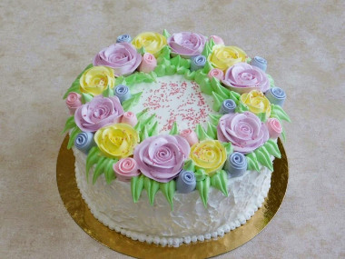 Cream rose cake