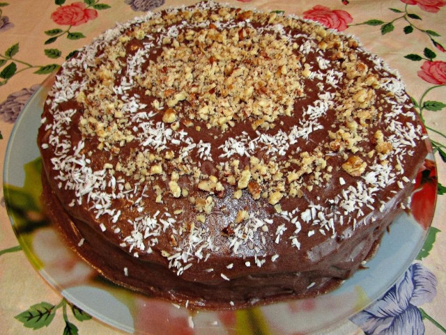 Condensed milk cake with chocolate cream