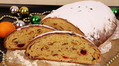 Sweet Christmas bread cupcake