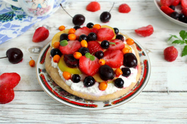 Dessert with fruit and cottage cheese on a flatbread