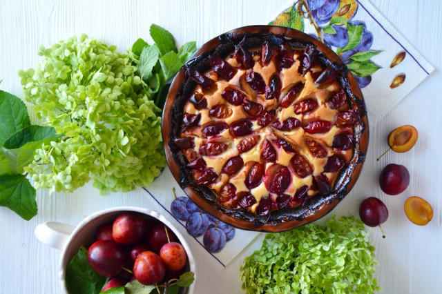 Plum pie on kefir