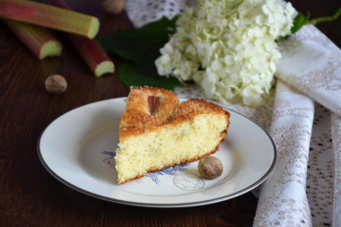 Rhubarb and Cardamom Pie