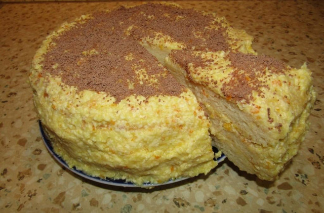 Honey cake on kefir with citrus cream