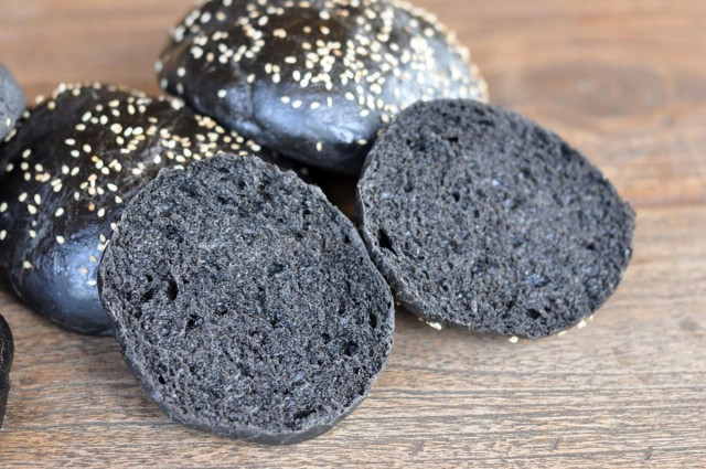 Black burger buns