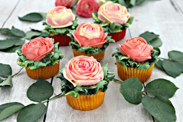 Cupcakes cupcakes Roses with cream