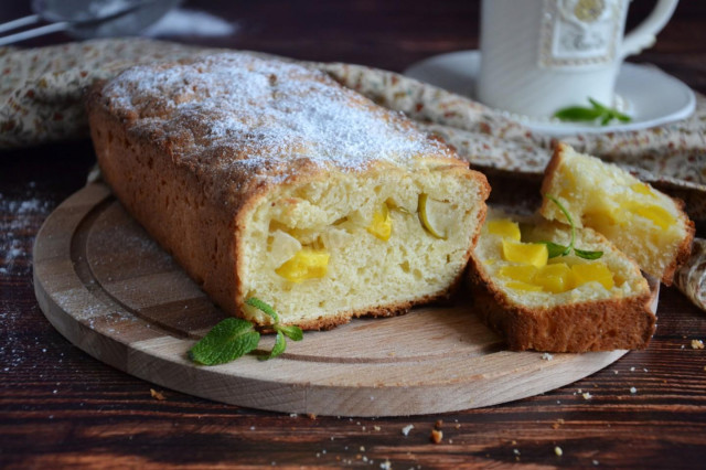 Curd cake with mango and apple