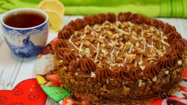 Kiev cake with chocolate-nut filling