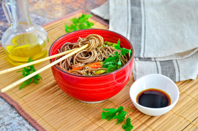 Soba with vegetables