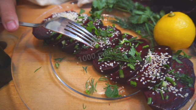 Baked beetroot with lemon juice