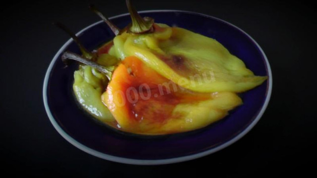 Baked pepper in a simple way