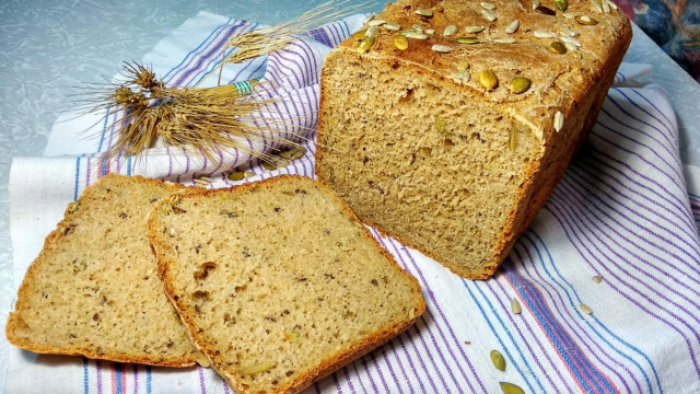 Homemade vitamin bread with whey