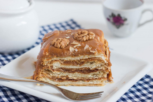 Napoleon cake with boiled condensed milk from ready-made puff pastry