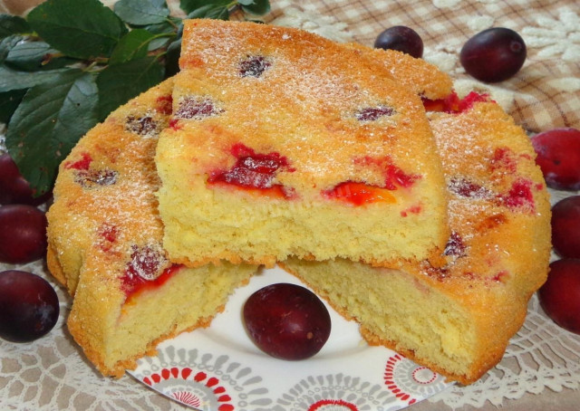 Sponge cake with plums
