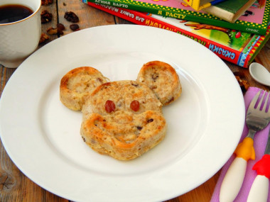 Cottage cheese casserole for children with oatmeal