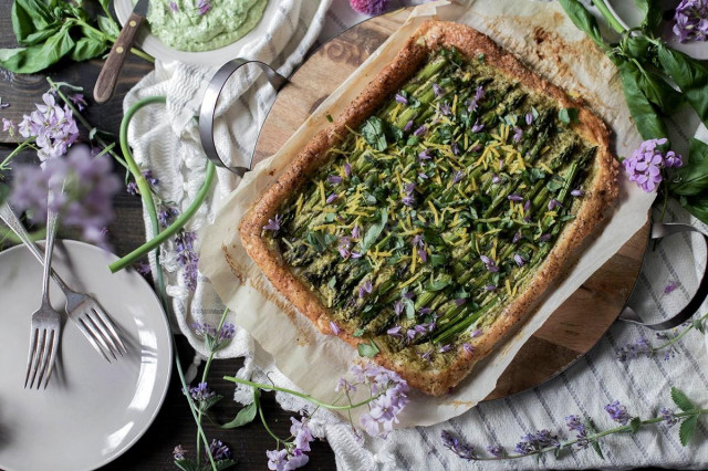 Purple asparagus pie