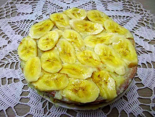 Banana filling cake