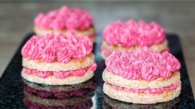 Walnut sponge cake with cherry cream