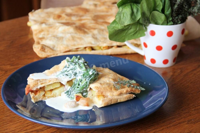 Chicken pie with rosemary and thyme