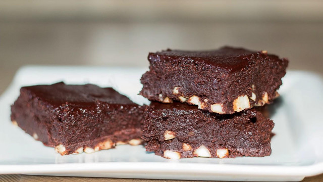 Lean Brownie Chocolate Cake in 30 minutes