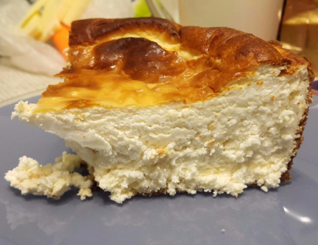 Tender cottage cheese casserole with yogurt