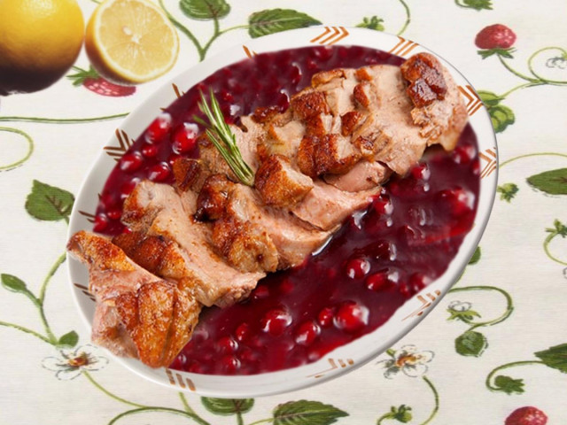 Duck fillet with lingonberry sauce