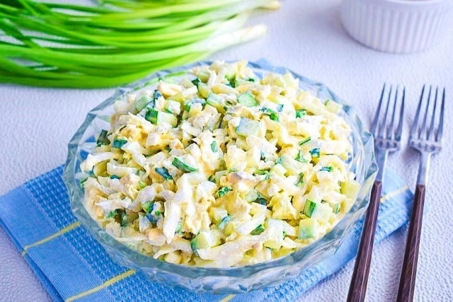 Peking cabbage salad with cucumber and egg