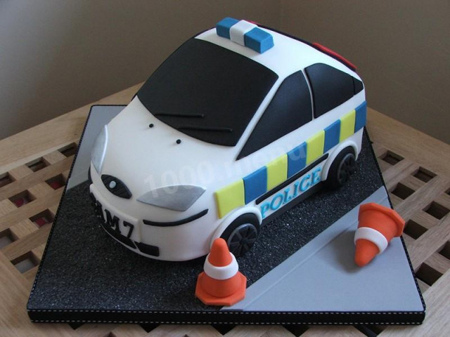 Cake police car made of mastic
