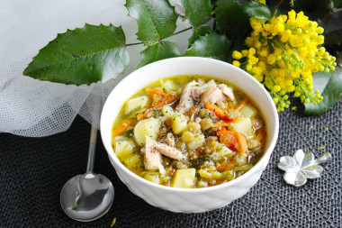 Green lentil soup with chicken