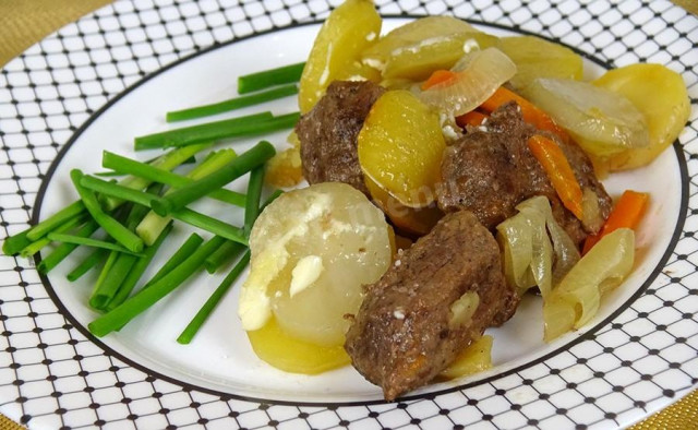 Deer meat baked with potatoes and carrots