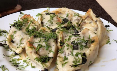 Stuffed pasta shells with bechamel sauce