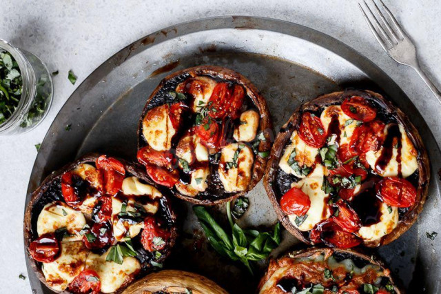 Royal champignons baked with cherry and mozzarella