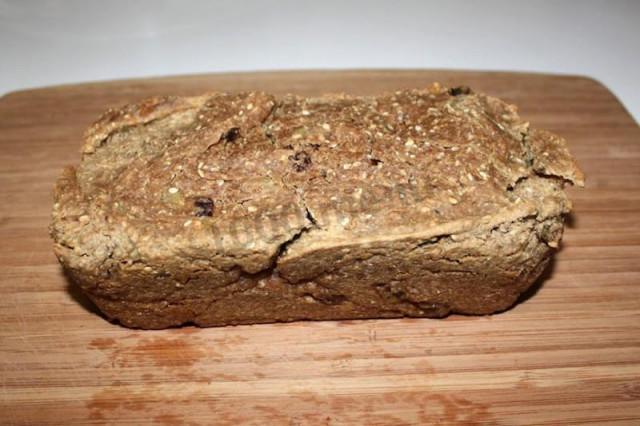 Bread from sprouted oats without yeast