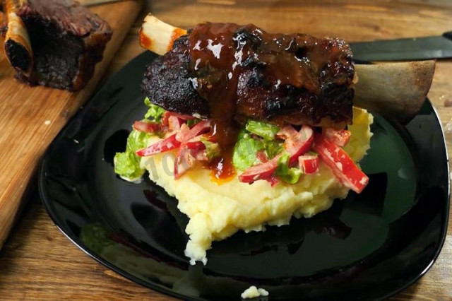 Beef ribs in sweet and sour caramel