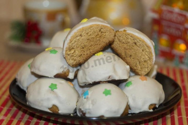 Homemade honey cakes with icing