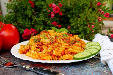 Navy pasta in a frying pan with stew