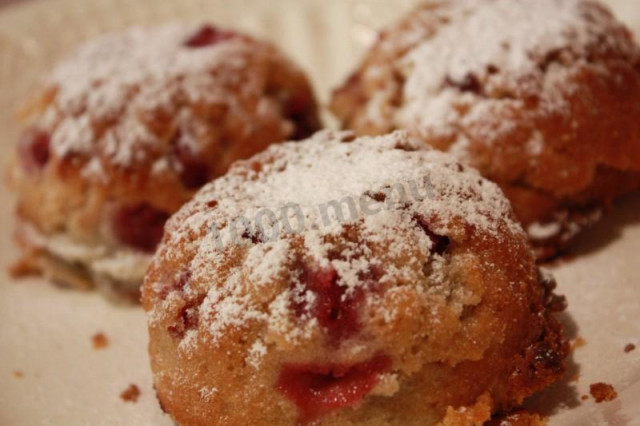 Berry cupcakes with chocolate