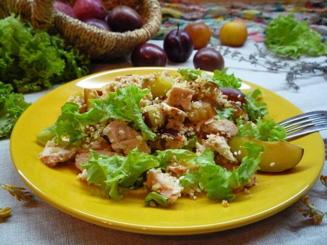 Chicken breast salad with plums and couscous