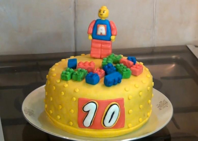 Lego Cake Maker