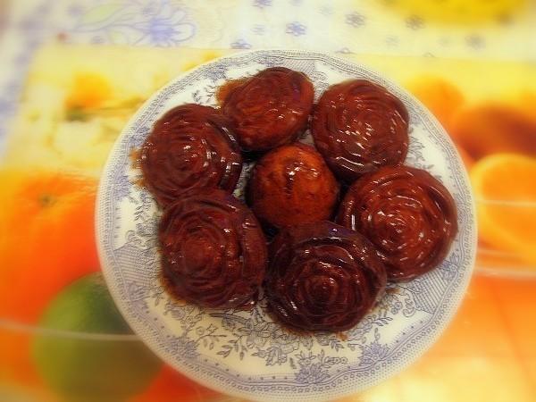 Minsk honey cupcakes with chocolate glaze