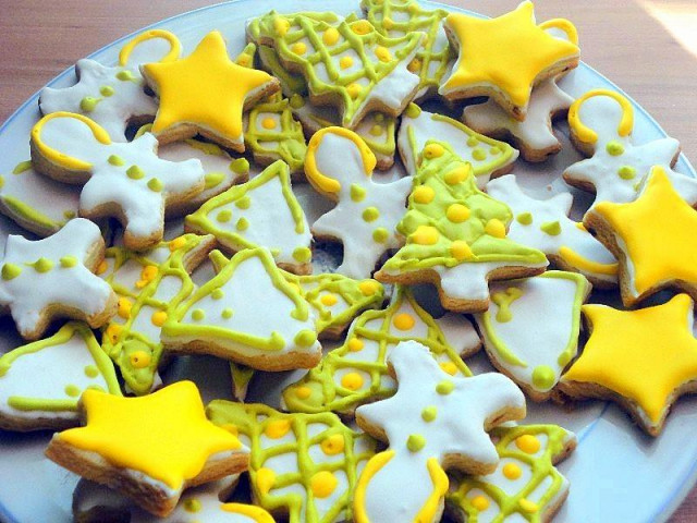 Christmas cookies with figurines