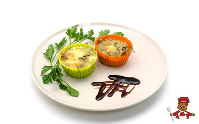 Julienne with chicken and mushrooms in cupcake molds