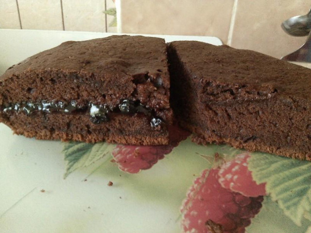 Chocolate cake with mayonnaise is fast and delicious