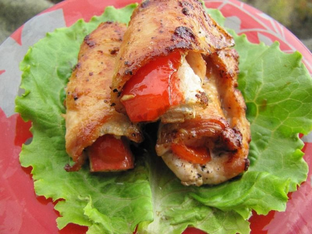 Meat rolls with filling