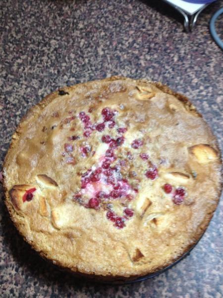 Alsatian apple pie with red currant