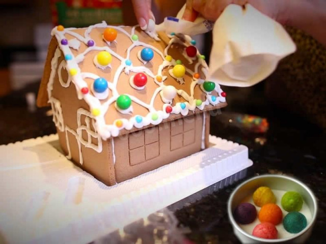 Gingerbread gingerbread house for the New Year
